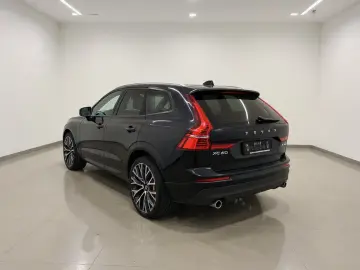 VOLVO XC60 B5 AWD