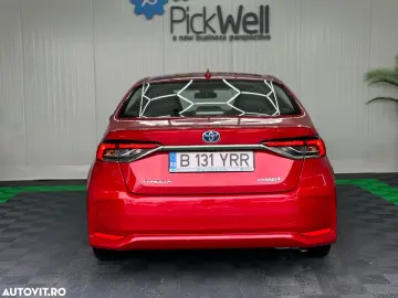 Toyota Corolla Sedan 1.8 HSD Business