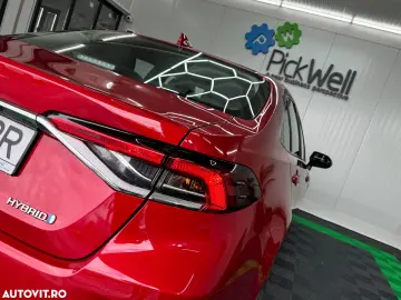 Toyota Corolla Sedan 1.8 HSD Business