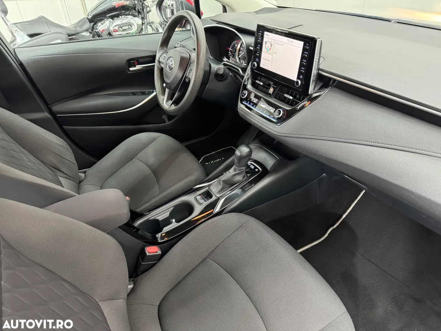 Toyota Corolla Sedan 1.8 HSD Business