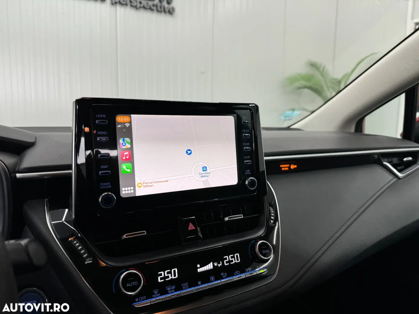 Toyota Corolla Sedan 1.8 HSD Business