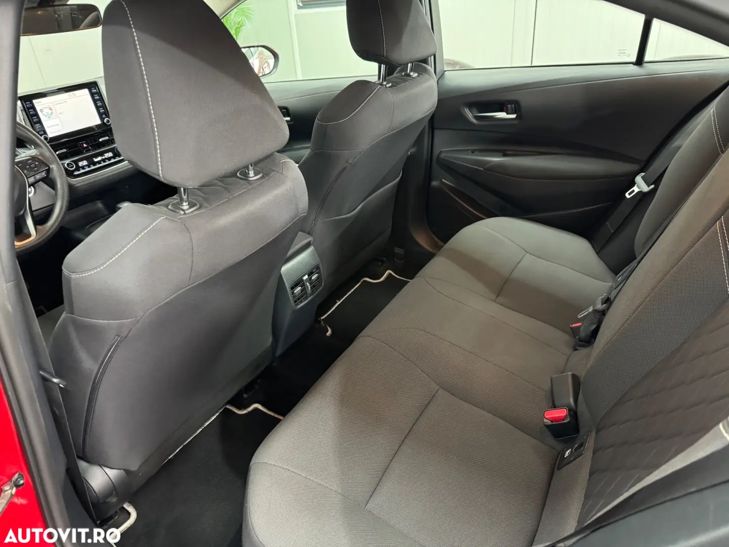 Toyota Corolla Sedan 1.8 HSD Business