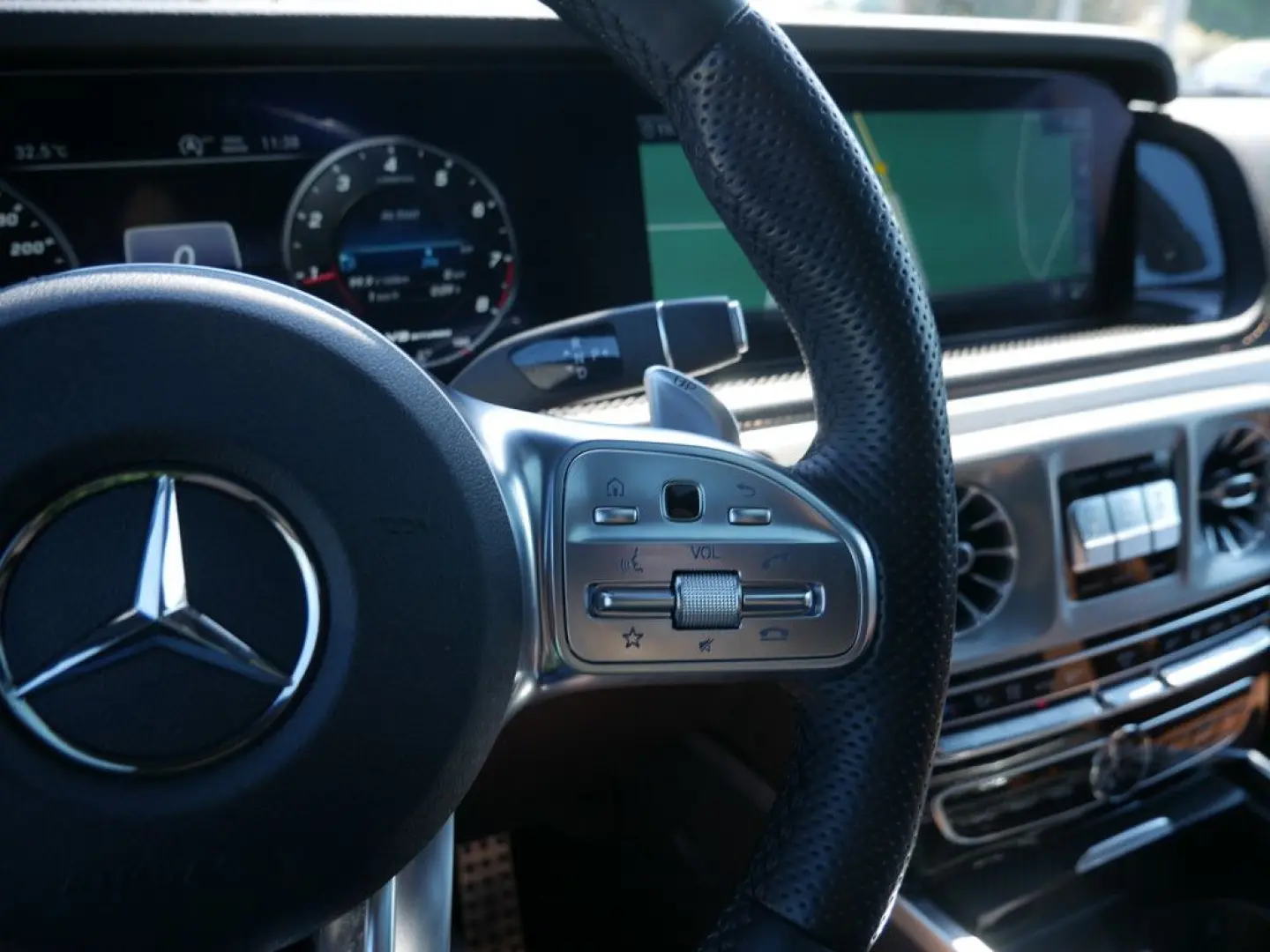 G 63 AMG AHK NIGHT CARBON MULTIBEAM 22 -LM 360