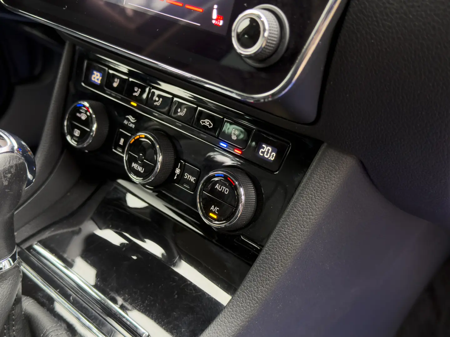 Skoda Superb Laurent Klement Camera Memorie Acc Led