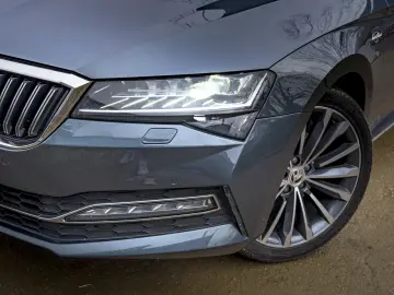 Skoda Superb Laurent Klement Camera Memorie Acc Led