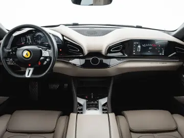 Purosangue V12 DCT 4WD