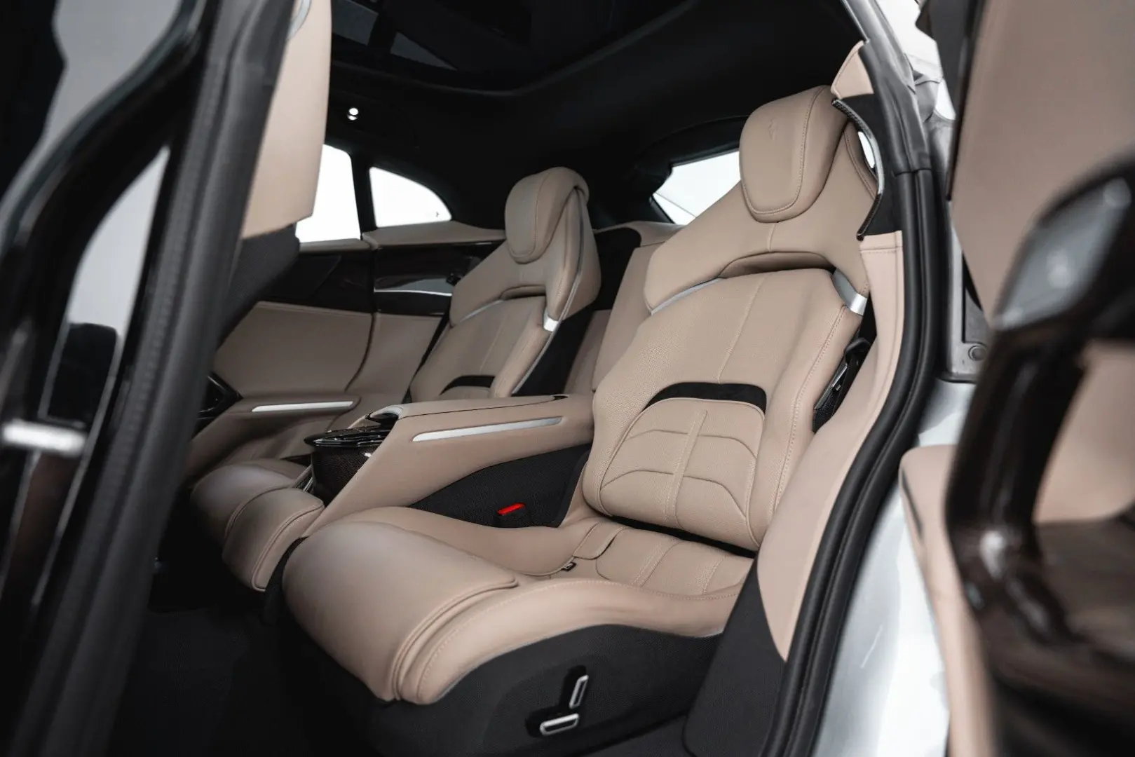 Purosangue V12 DCT 4WD