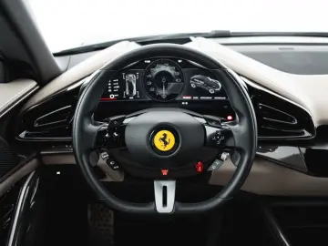 Purosangue V12 DCT 4WD