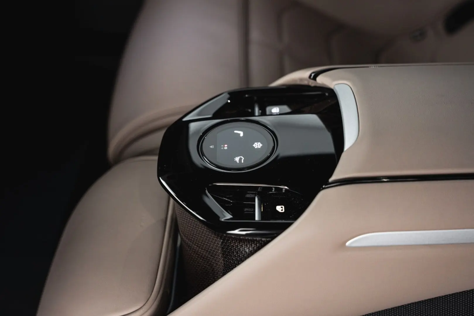 Purosangue V12 DCT 4WD