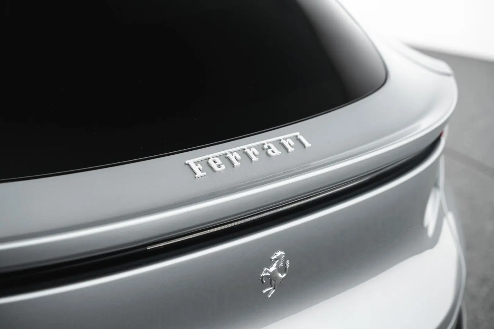 Purosangue V12 DCT 4WD