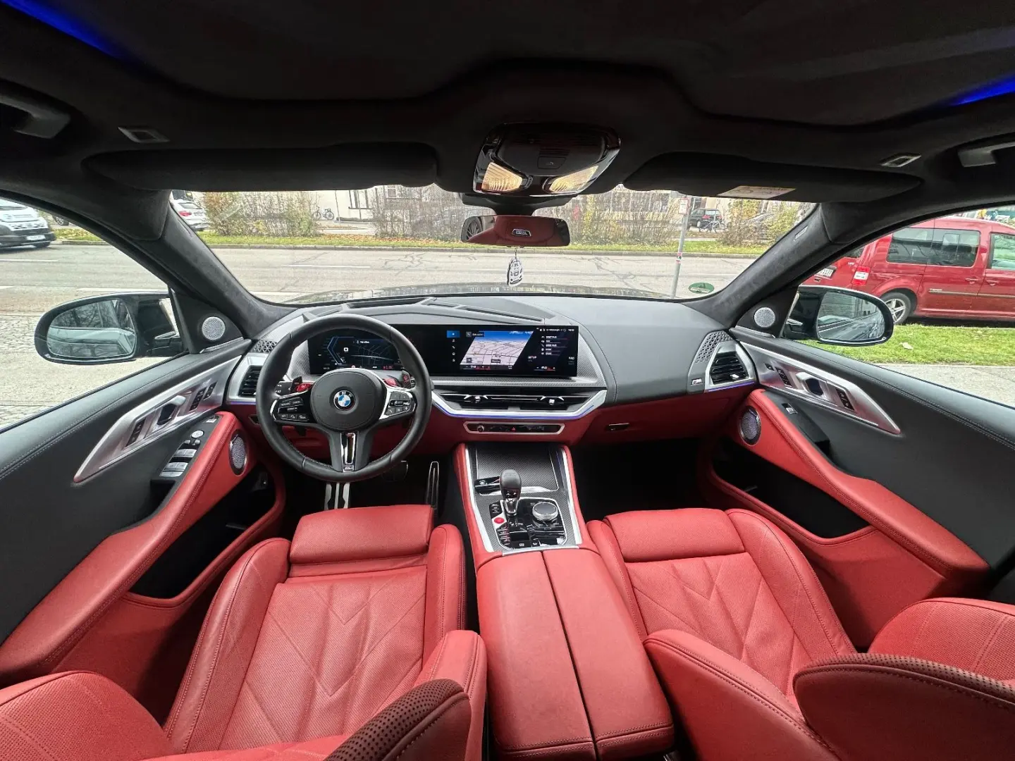 XM 4.4 360  AHK MASSAGE HEAD-UP 23  B&W CARBON