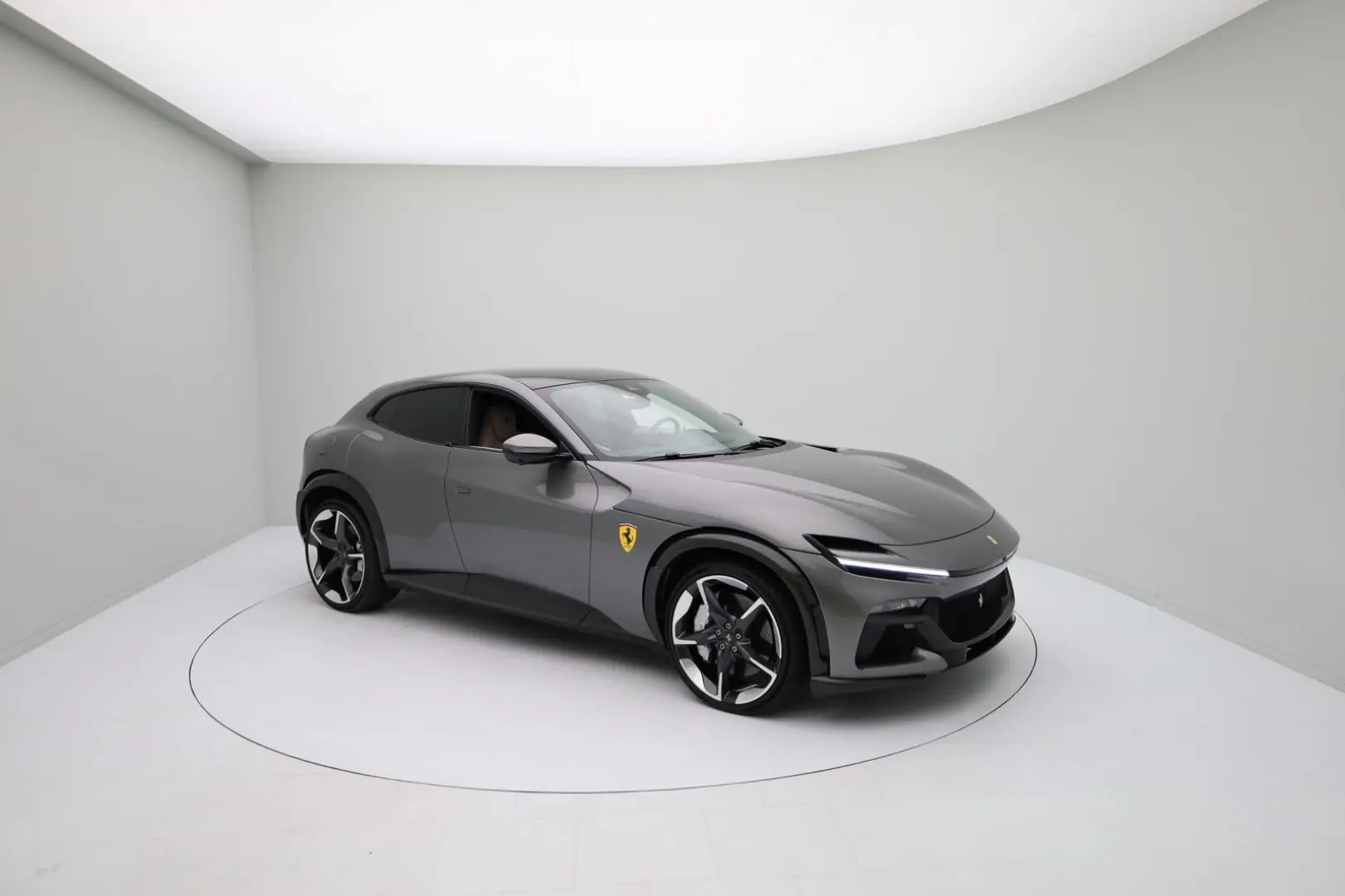 Purosangue - FERRARI HAMBURG