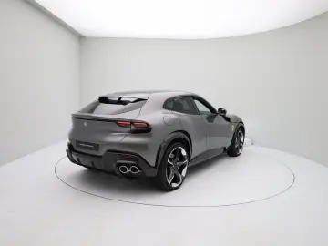 Purosangue - FERRARI HAMBURG