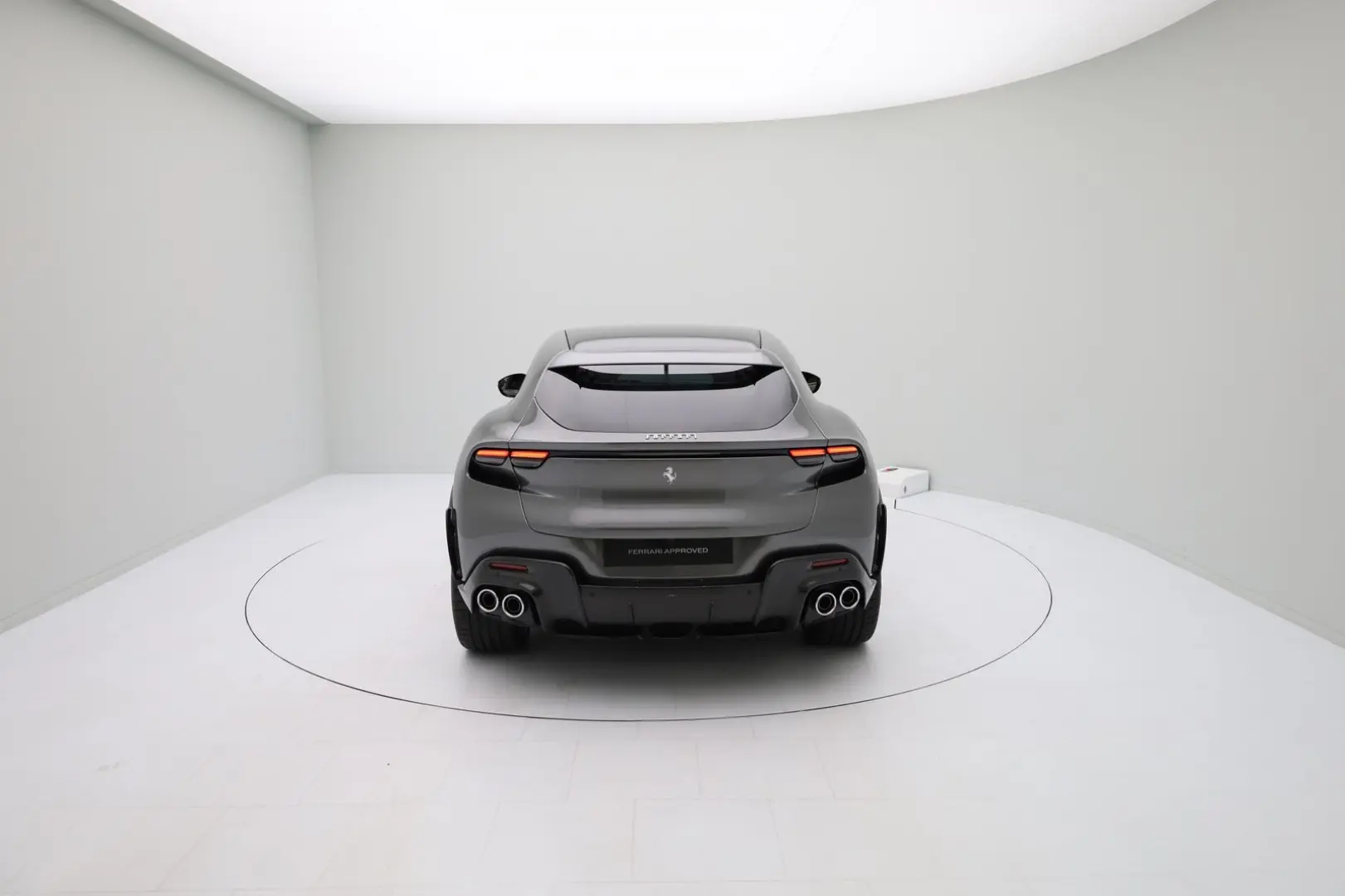 Purosangue - FERRARI HAMBURG