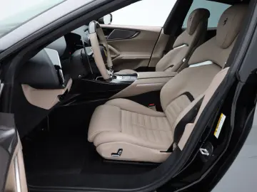 Purosangue - FERRARI HAMBURG