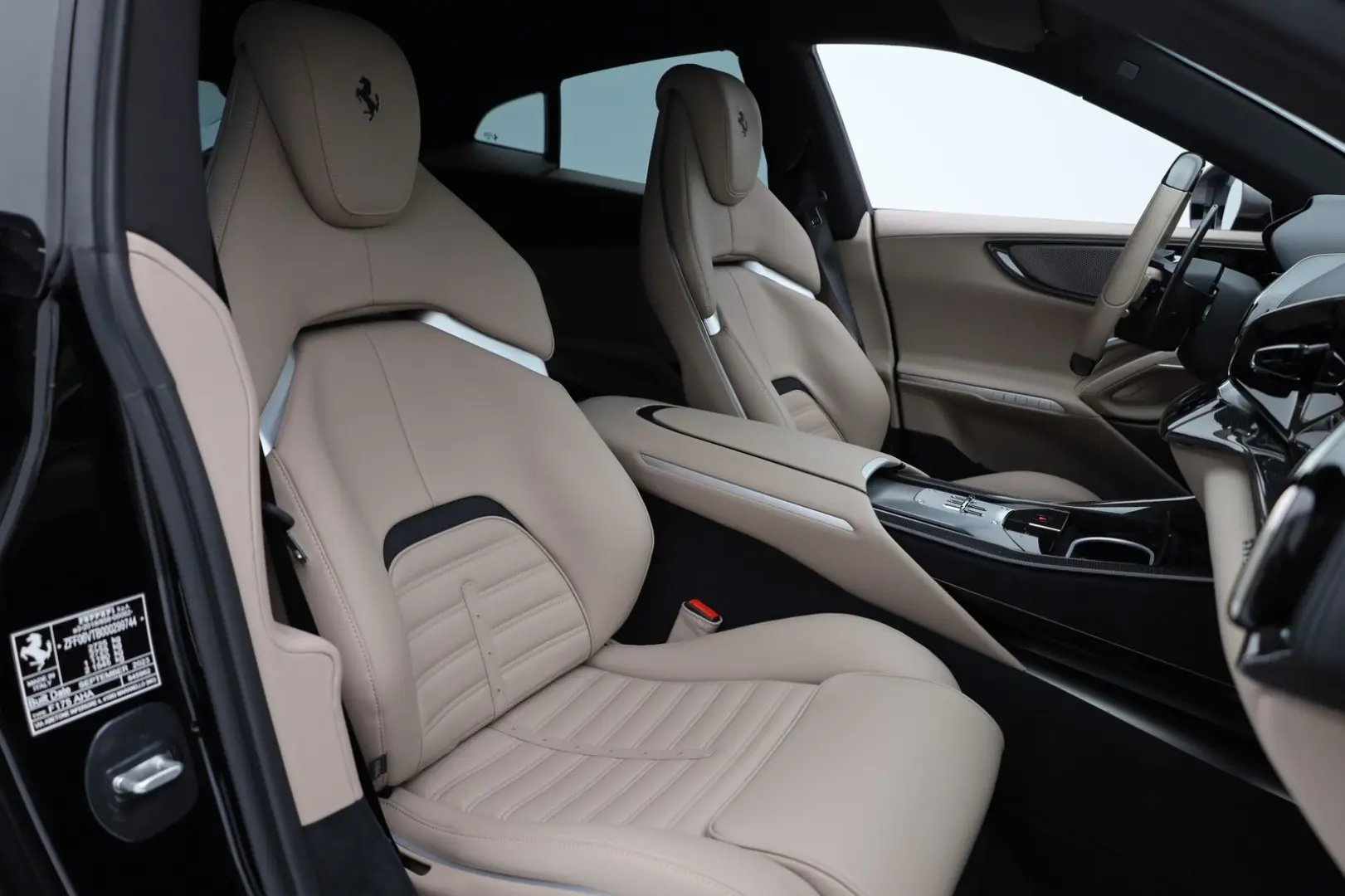 Purosangue - FERRARI HAMBURG