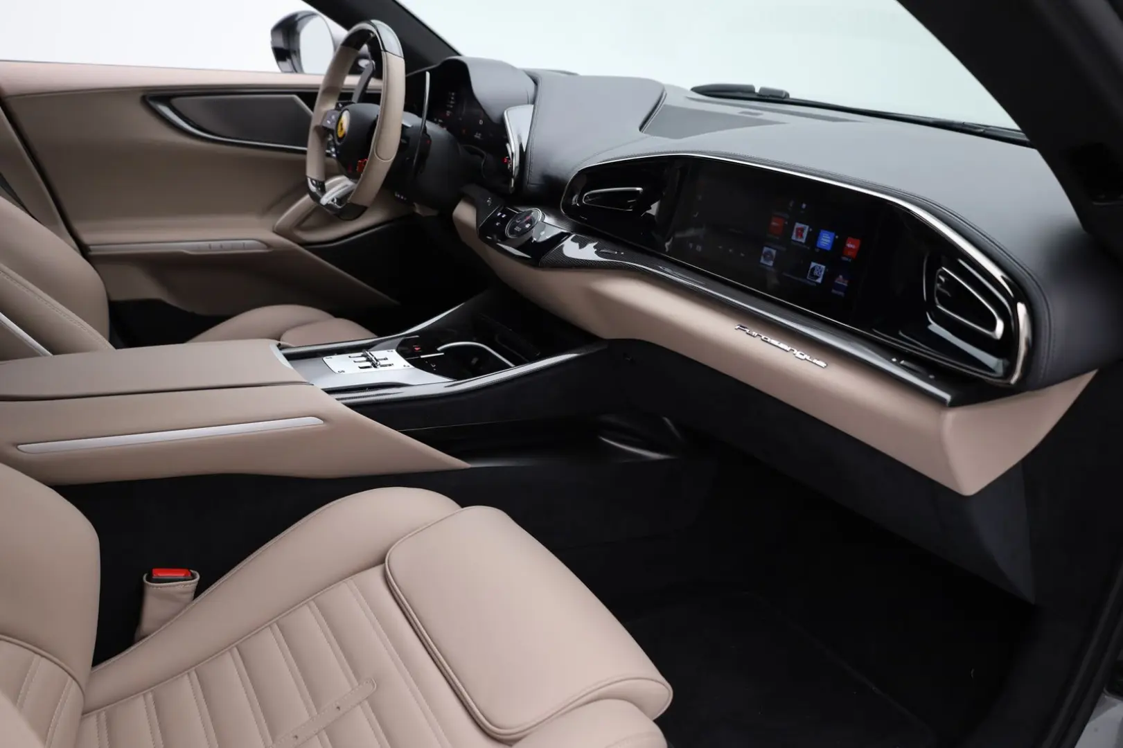 Purosangue - FERRARI HAMBURG