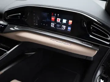 Purosangue - FERRARI HAMBURG