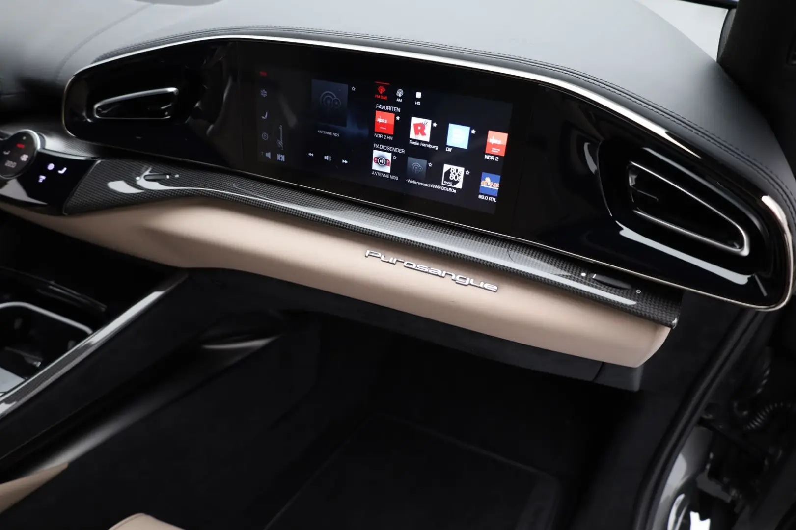 Purosangue - FERRARI HAMBURG