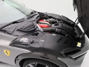 Purosangue - FERRARI HAMBURG