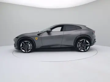 Purosangue - FERRARI HAMBURG