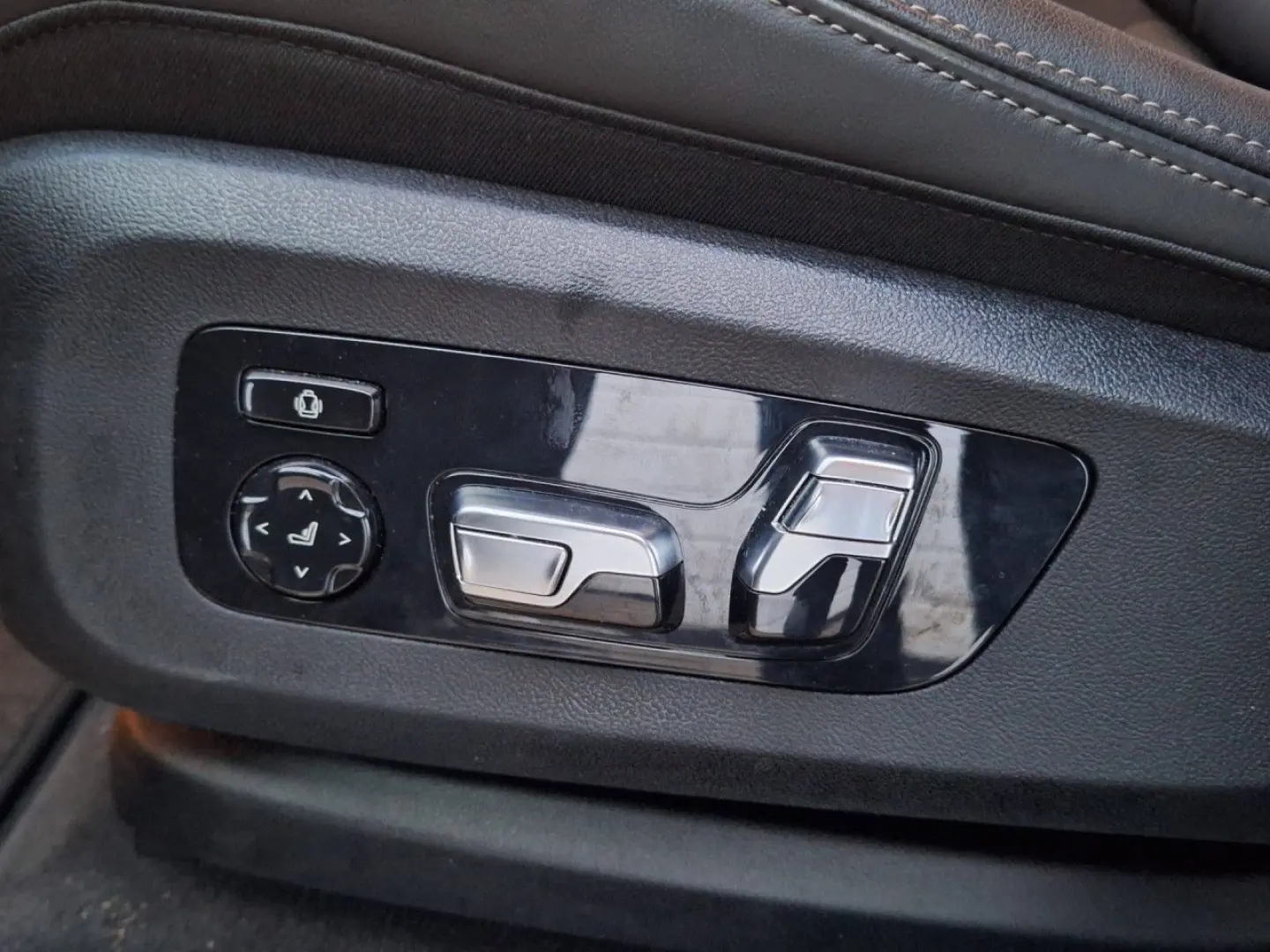 X6 xDr 30d M Sport PRO Pano AHK Soft HuD Massage