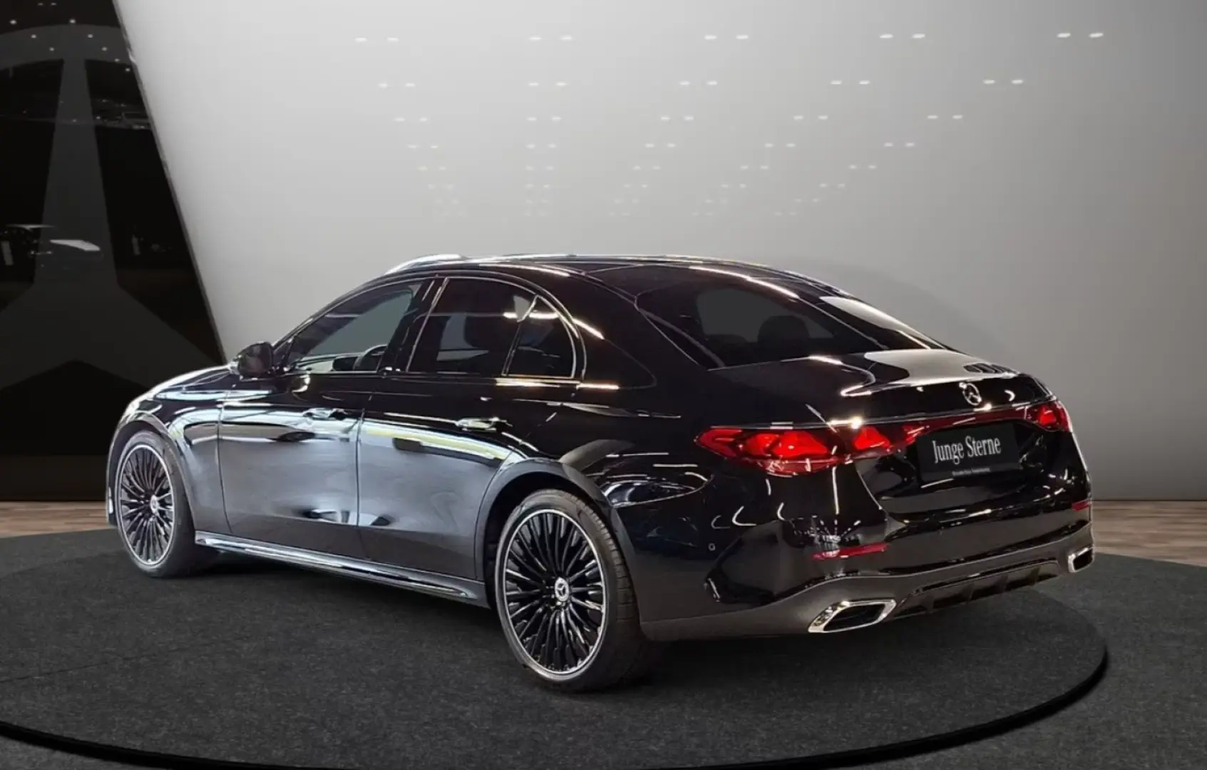 Mercedes-Benz E 200 AMG Premium PANO NIGHT SUPERSCREEN 360