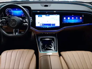 Mercedes-Benz E 200 AMG Premium PANO NIGHT SUPERSCREEN 360