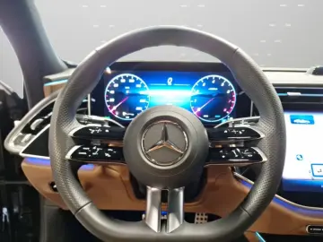 Mercedes-Benz E 200 AMG Premium PANO NIGHT SUPERSCREEN 360