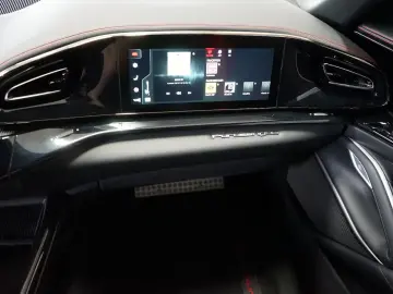 Ferrari Purosangue Rosso Scud. Lift Pano Displ.