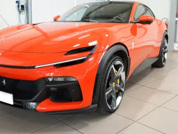 Ferrari Purosangue Rosso Scud. Lift Pano Displ.