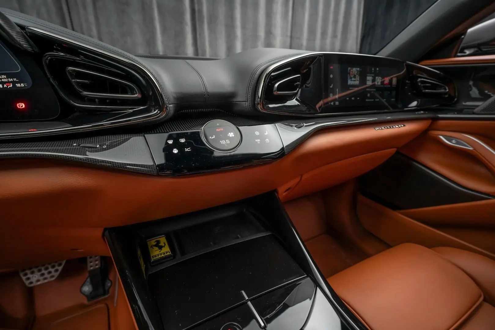 Purosangue V12  Ferrari NORWAY  LOADED