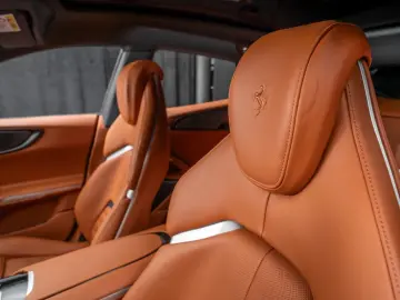 Purosangue V12  Ferrari NORWAY  LOADED