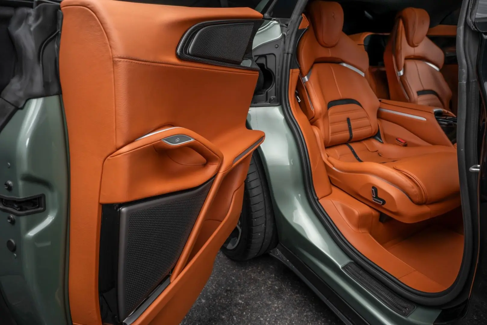 Purosangue V12  Ferrari NORWAY  LOADED