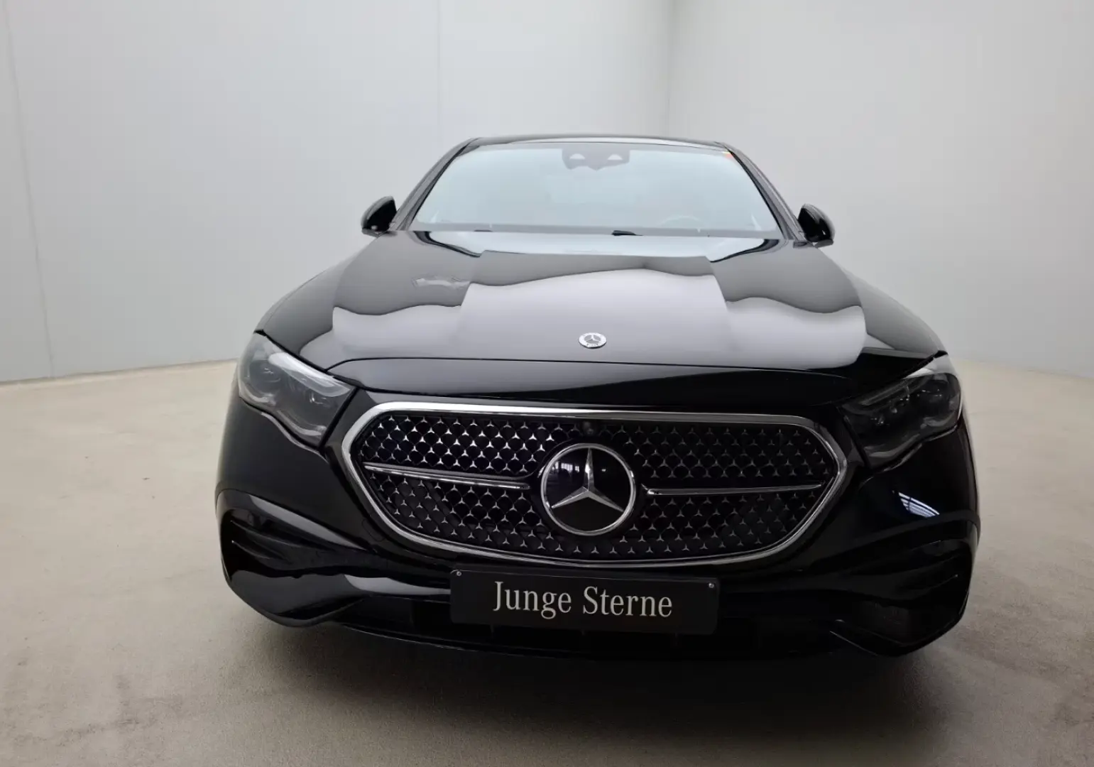 Mercedes-Benz E 200  AMG Premium  Superscreen