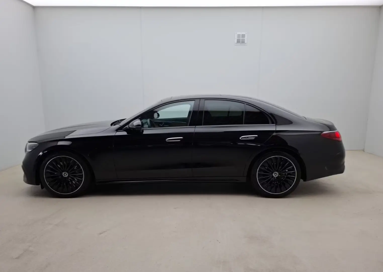 Mercedes-Benz E 200  AMG Premium  Superscreen