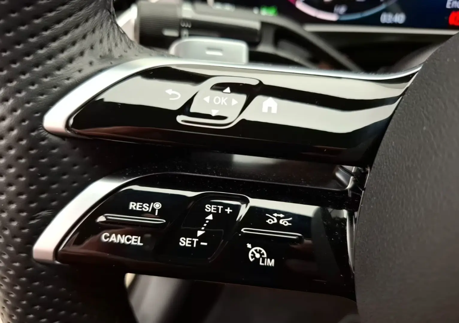 Mercedes-Benz E 200  AMG Premium  Superscreen