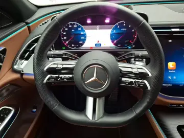 Mercedes-Benz E 200  AMG Premium  Superscreen