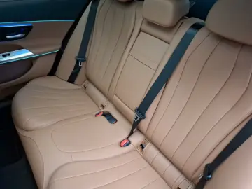 Mercedes-Benz E 200  AMG Premium  Superscreen