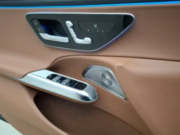 Mercedes-Benz E 200  AMG Premium  Superscreen