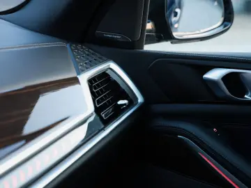 X5 30d xDrive M Sport SoftClose Luft Iconic-Glow