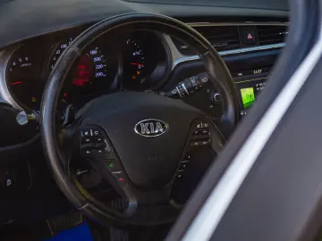Kia C'eed Automata Camera Bluetooth