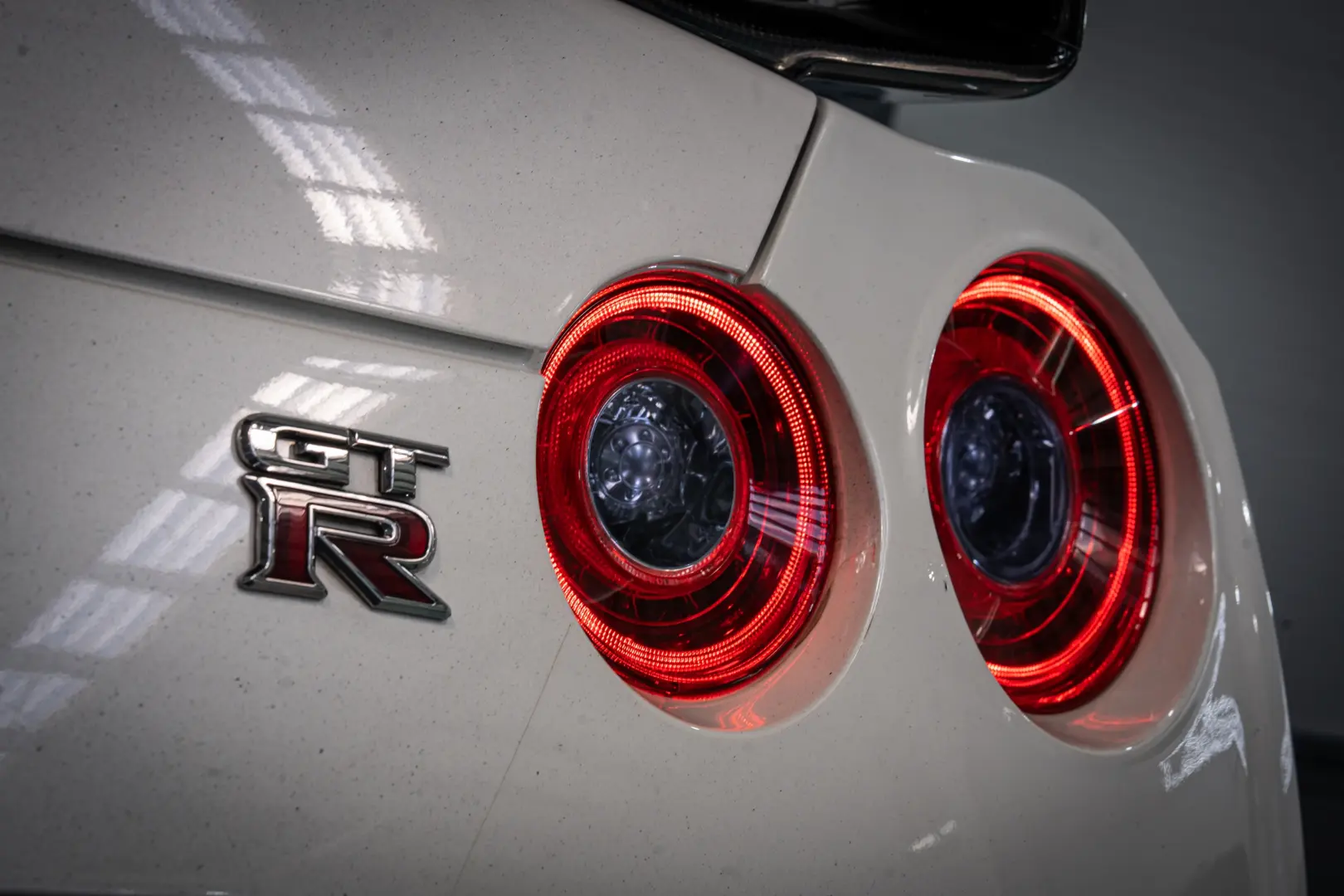 Nissan GT-R BLACK Edition – 2018   700 HP Godzilla   Carbon