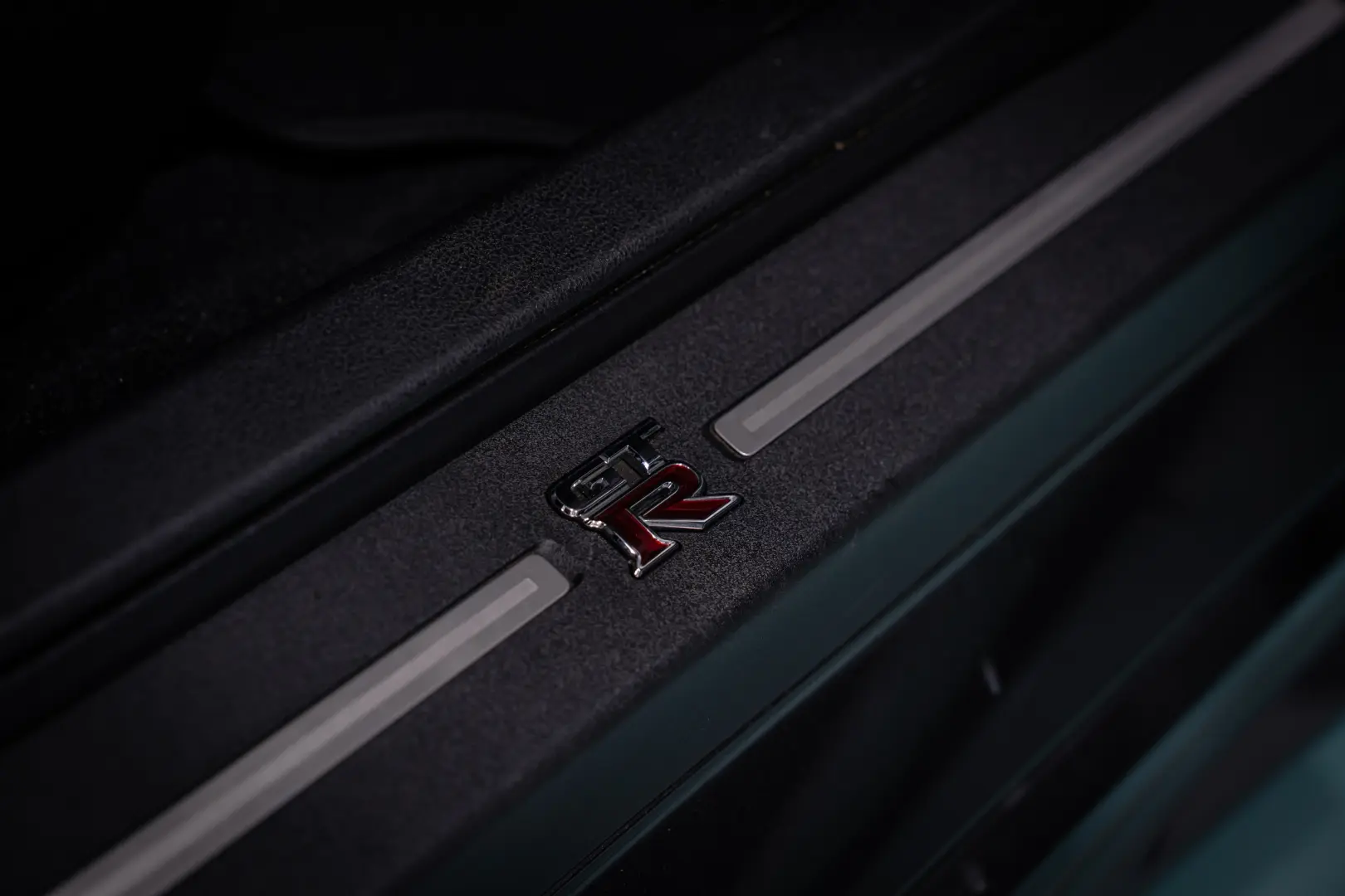 Nissan GT-R BLACK Edition – 2018   700 HP Godzilla   Carbon