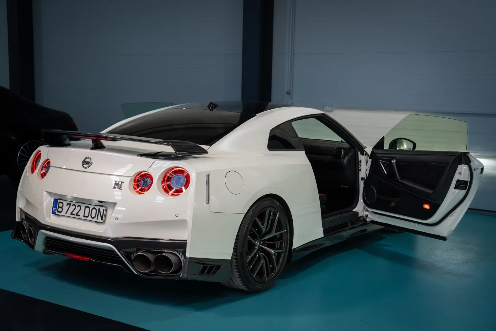 Nissan GT-R BLACK Edition – 2018   700 HP Godzilla   Carbon