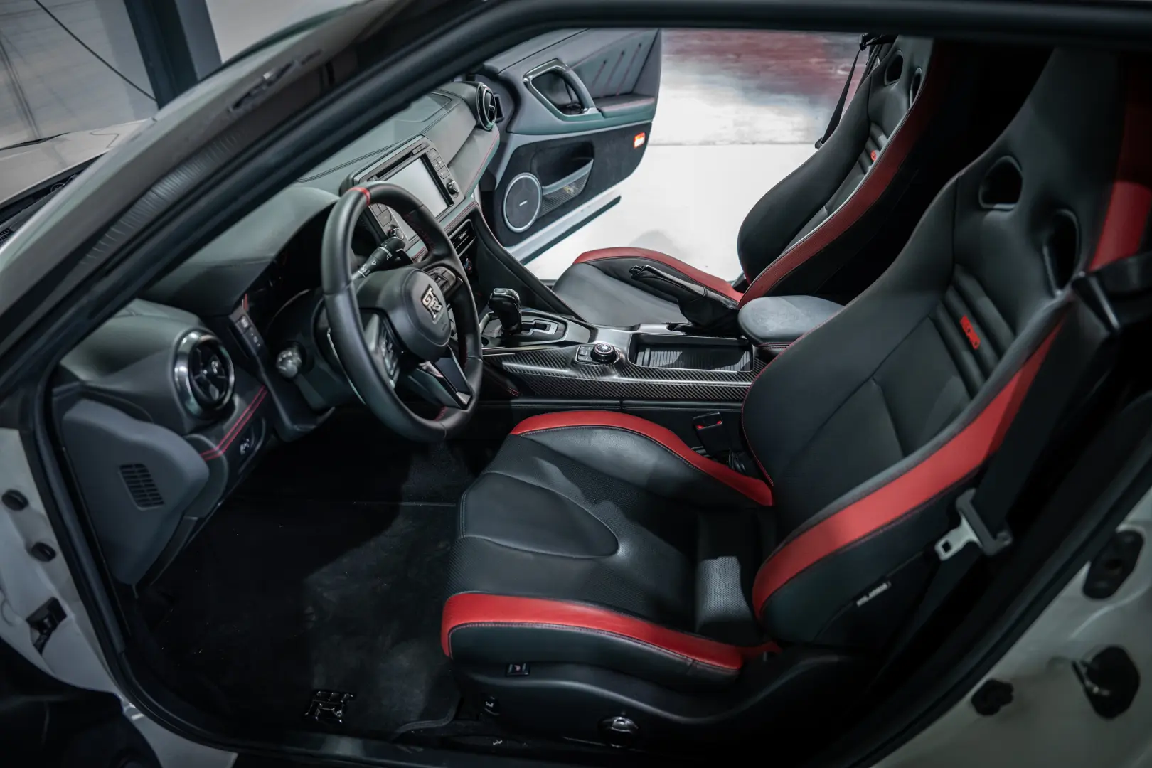 Nissan GT-R BLACK Edition – 2018   700 HP Godzilla   Carbon