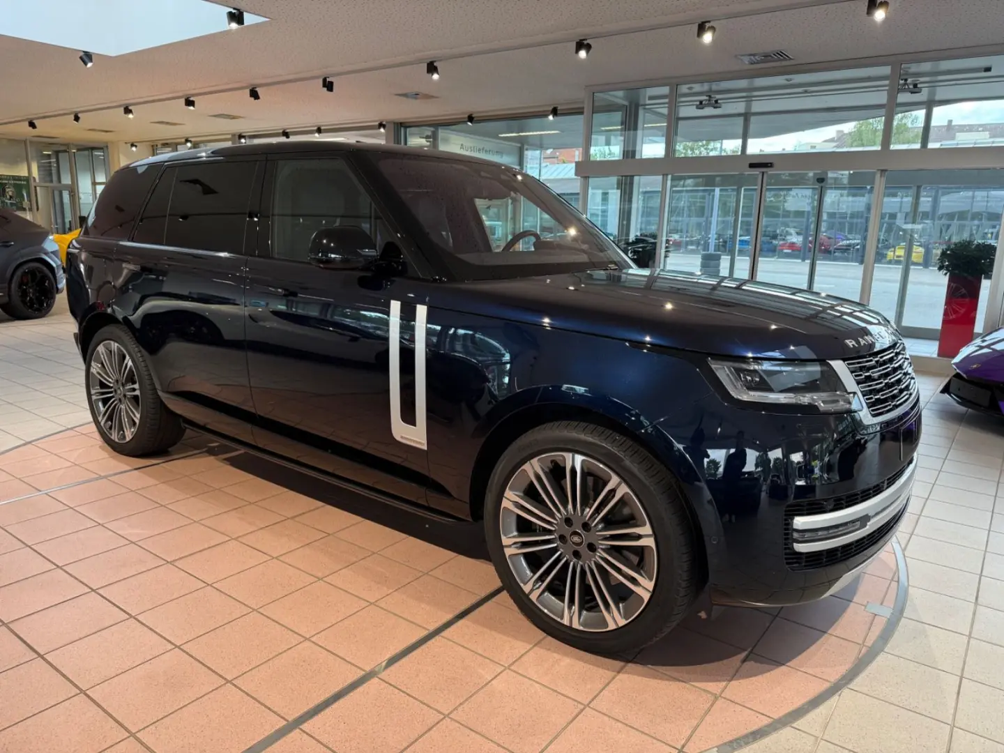 Range Rover P 530 LWB Autobiography 7-Sitzer