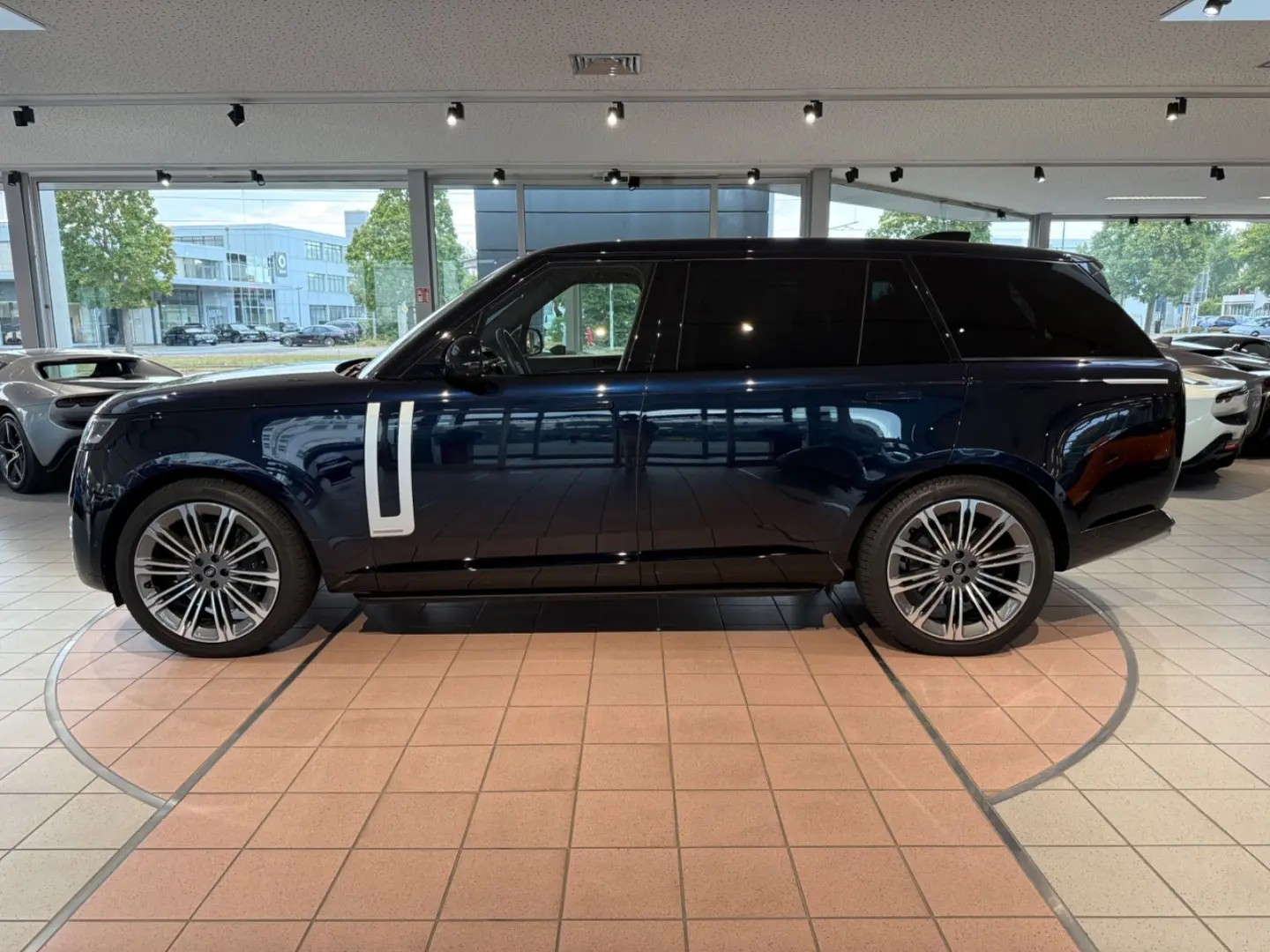 Range Rover P 530 LWB Autobiography 7-Sitzer