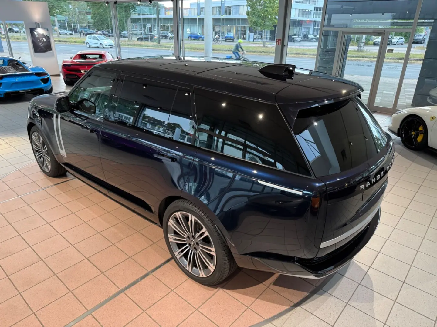 Range Rover P 530 LWB Autobiography 7-Sitzer