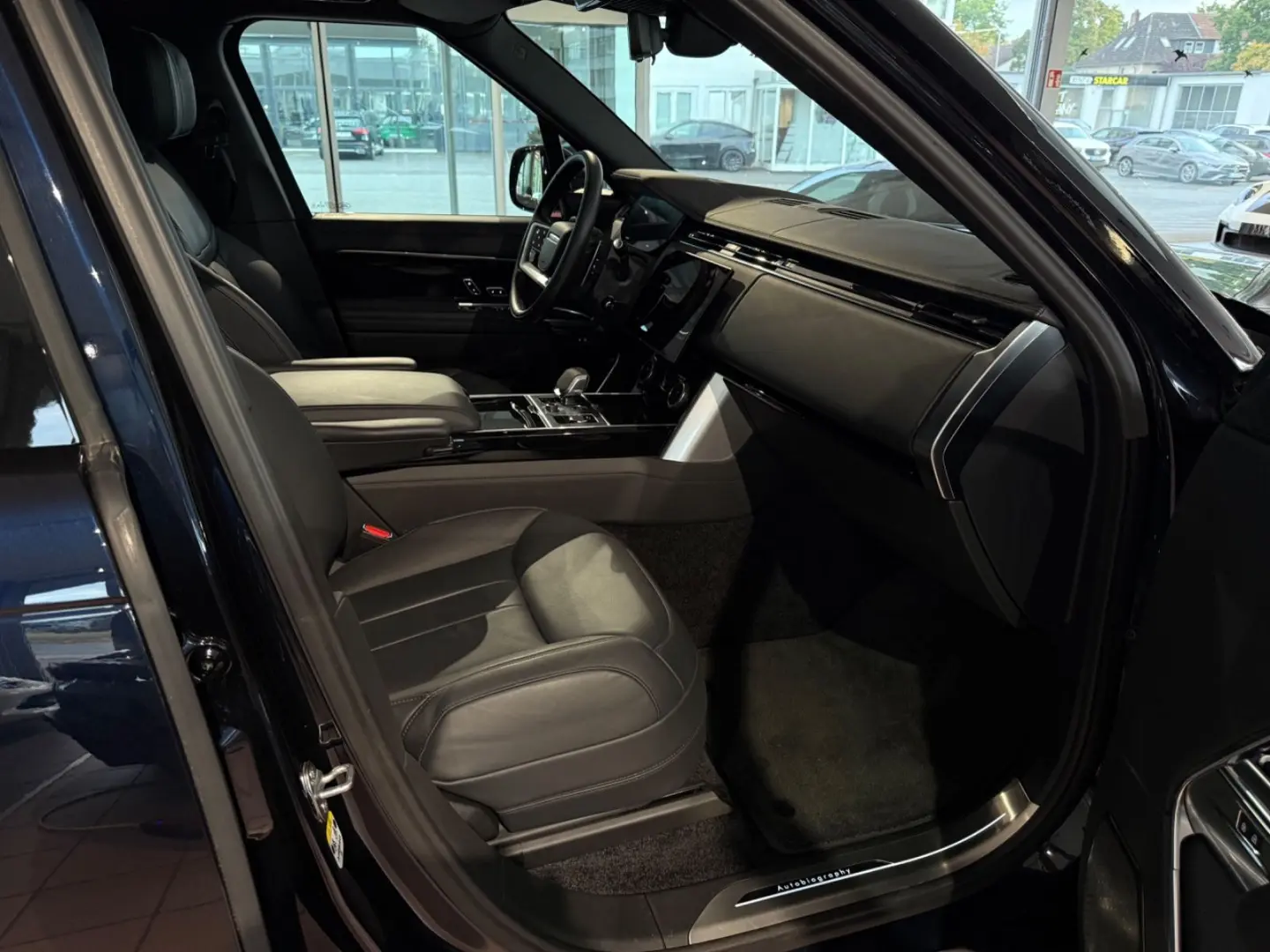 Range Rover P 530 LWB Autobiography 7-Sitzer